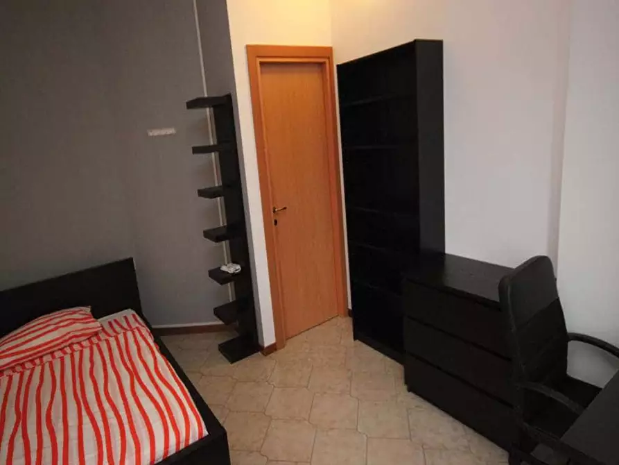 Immagine 6 di Camera in affitto  in Via Ulisse Salis10 a Milano