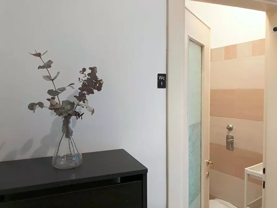 Immagine 10 di Camera in affitto  in Corso di Porta Romana116a a Milano