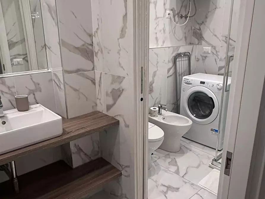 Immagine 11 di Appartamento in affitto  in Via Giovanni Battista Sammartini49 a Milano