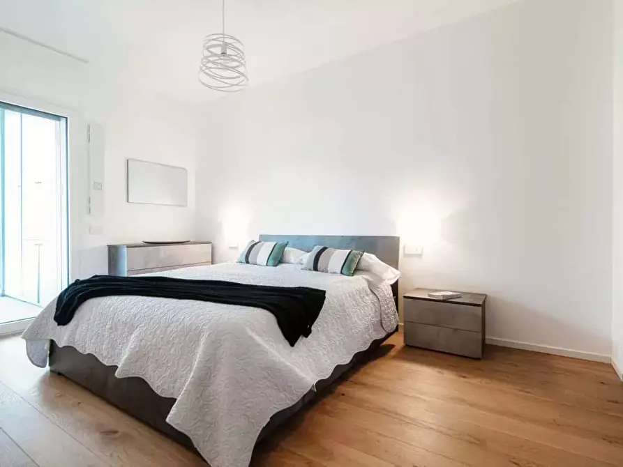 Immagine 25 di Appartamento in affitto  in Via Corrado e Giulio Venini a Como