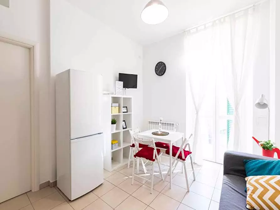 Immagine 32 di Camera in affitto  in Via Gardone5 a Milano