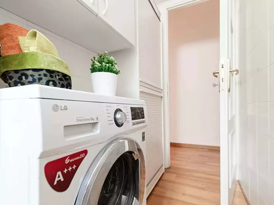 Immagine 50 di Appartamento in affitto  in Via Rezzonico a Como