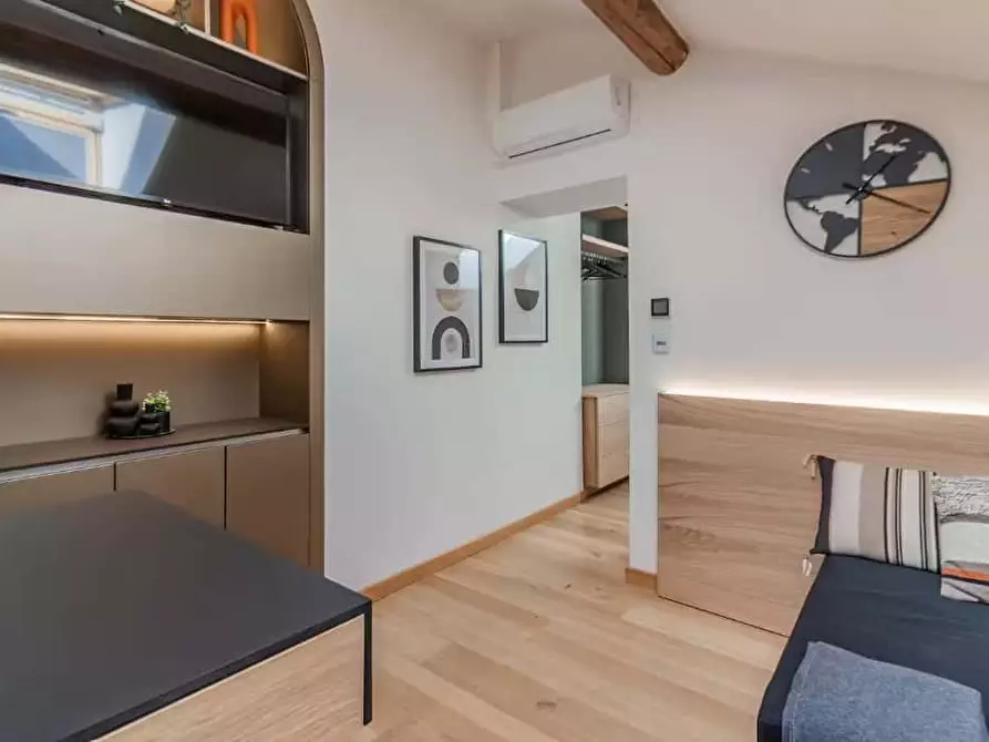 Immagine 17 di Appartamento in affitto  in Via Magenta30 a Como