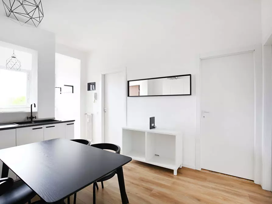 Immagine 14 di Camera in affitto  in Via Carlo Marx26 a Milano