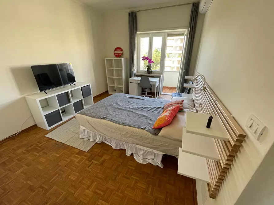 Immagine 2 di Camera in affitto  in Via Tiziano Vecellio46 a Torino