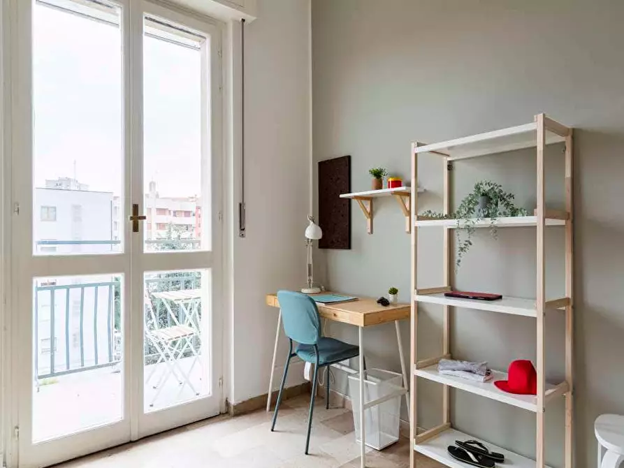 Immagine 1 di Camera in affitto  in Via Arcivescovo Romilli4 a Milano