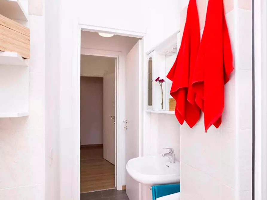 Immagine 22 di Camera in affitto  in Via Legnone15 a Milano