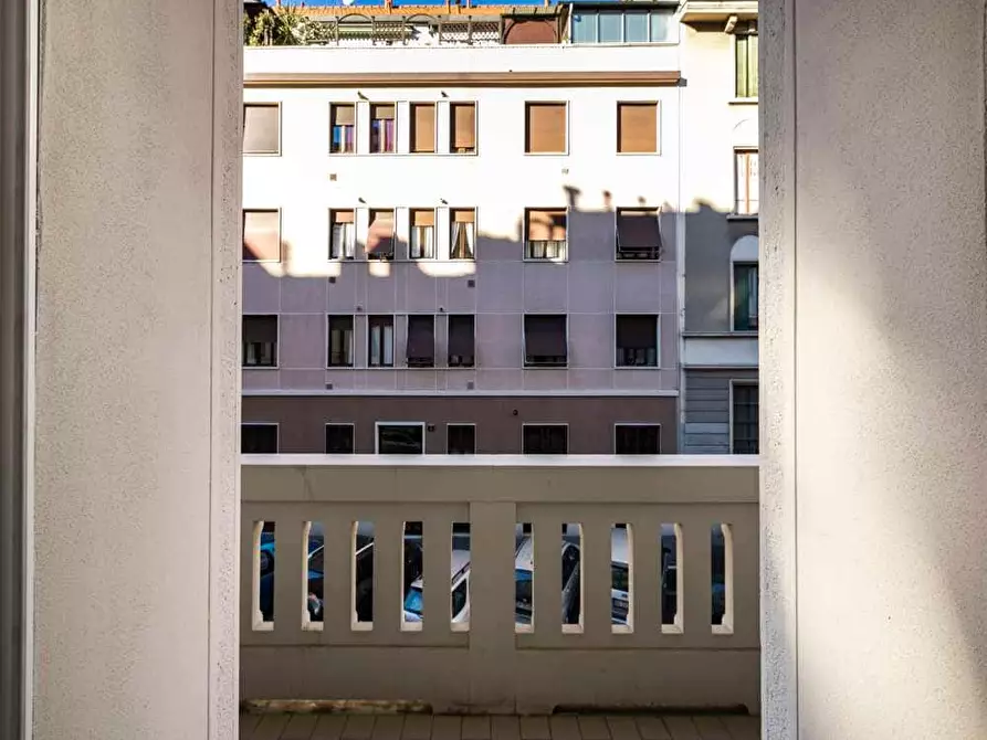 Immagine 6 di Camera in affitto  in Via Gardone5 a Milano