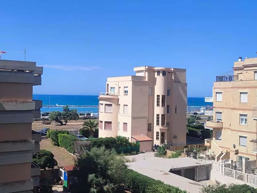 Immagine 10 di Appartamento in affitto  in Via Rodolfo Grimaldi Casta14 a Roma