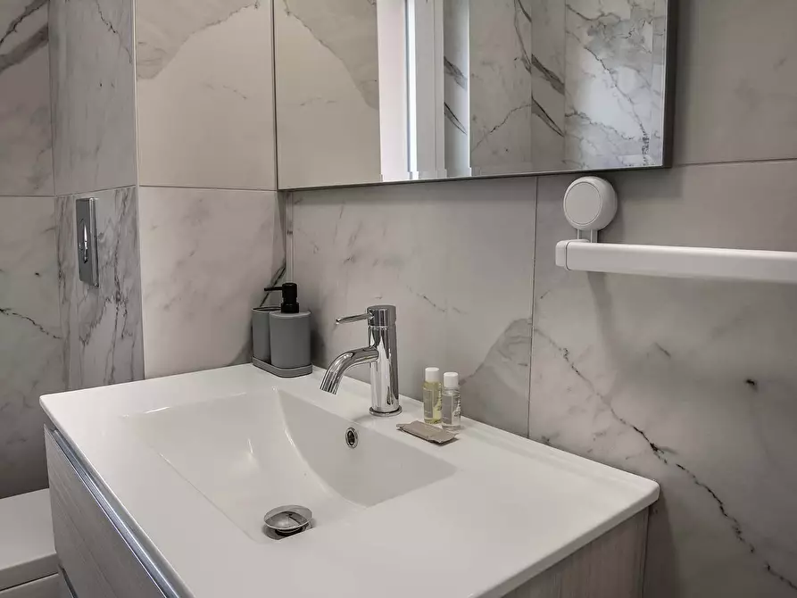 Immagine 11 di Appartamento in affitto  in Via Ronchi2 a Milano