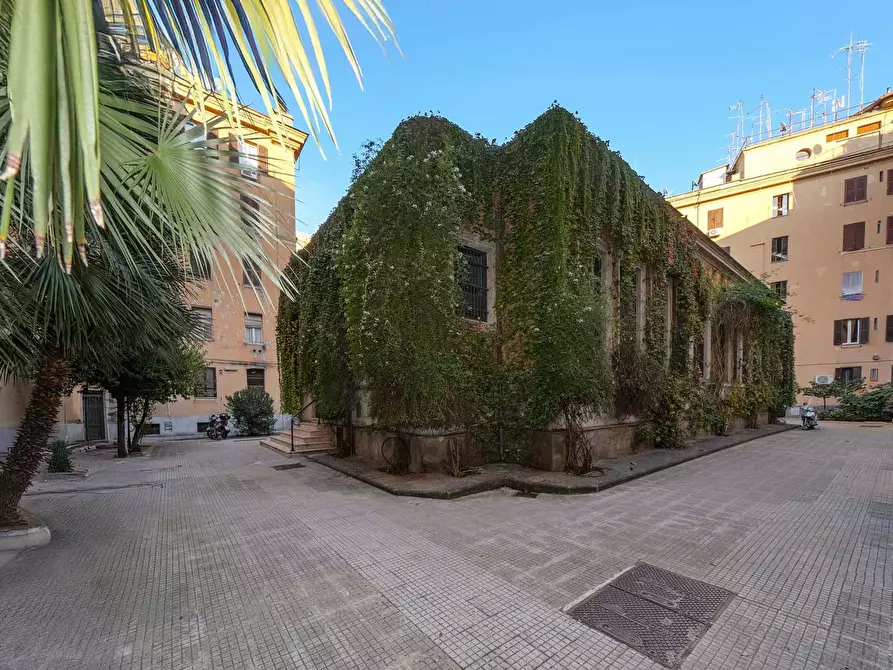 Immagine 11 di Appartamento in affitto  in Via del Commercio12 a Roma