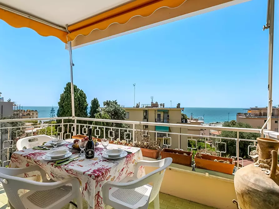 Immagine 1 di Appartamento in affitto  in Via Padre Semeria180 a San Remo