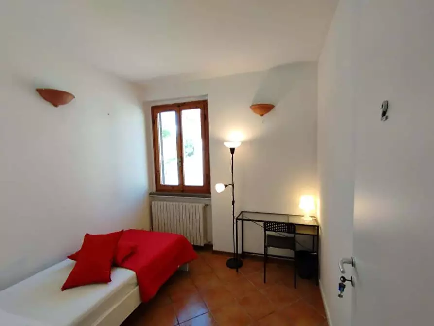 Immagine 3 di Camera in affitto  in Via Francesco Calzolari29 a Firenze