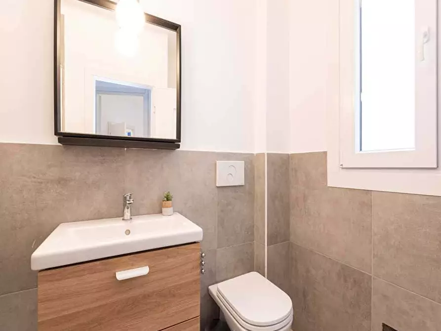 Immagine 8 di Camera in affitto  in Via Lorenteggio70 a Milano