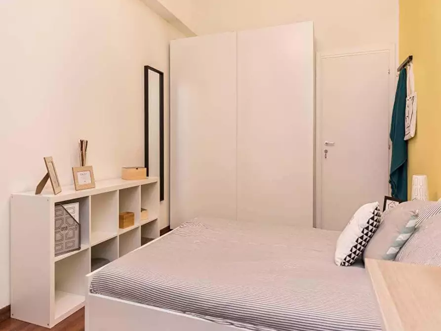 Immagine 2 di Camera in affitto  in Via Giulio Tarra1 a Milano