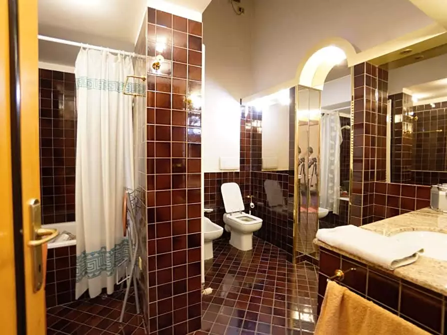 Immagine 25 di Appartamento in affitto  in Via Galliera18 a Bologna