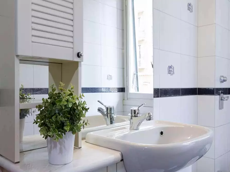 Immagine 12 di Camera in affitto  in Via Savona94 a Milano