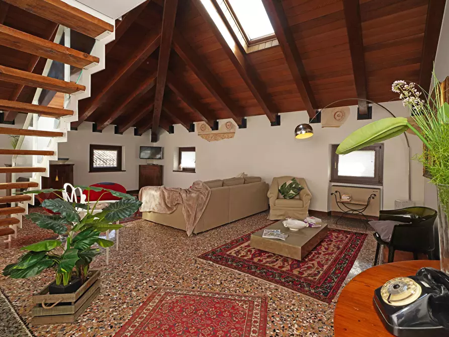 Immagine 2 di Appartamento in affitto  in Via Castelletto4 a Peschiera Del Garda