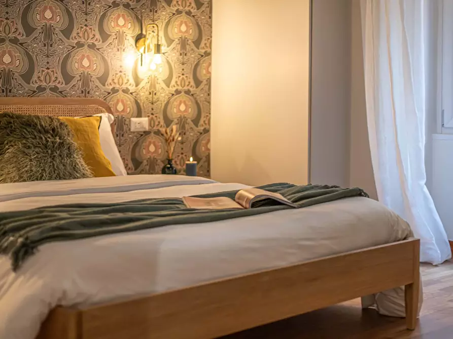 Immagine 34 di Appartamento in affitto  in Via della Madonna dei Monti15 a Roma