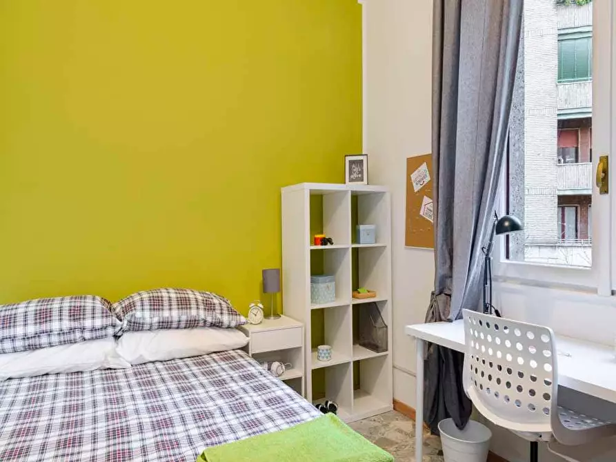 Immagine 1 di Camera in affitto  in Via Salvatore Barzilai9 a Milano