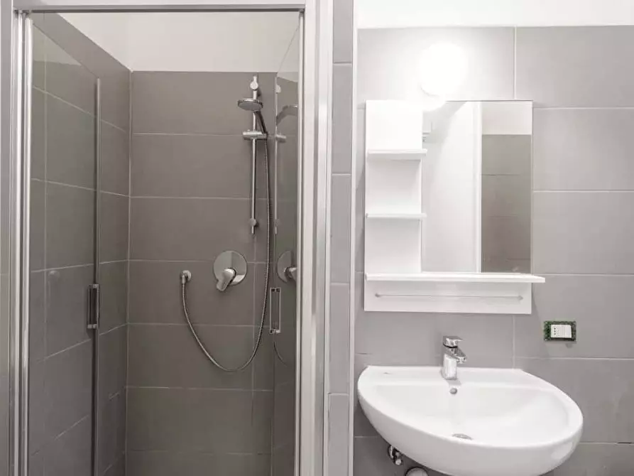 Immagine 12 di Camera in affitto  in Via Curtatone14 a Milano