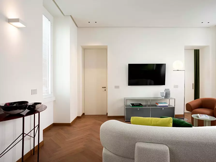 Immagine 12 di Appartamento in affitto  in Via Alessandro Manzoni25 a Milano