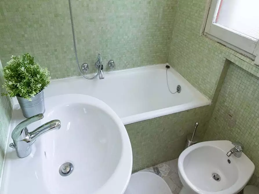 Immagine 8 di Camera in affitto  in Via Salvatore Barzilai14 a Milano