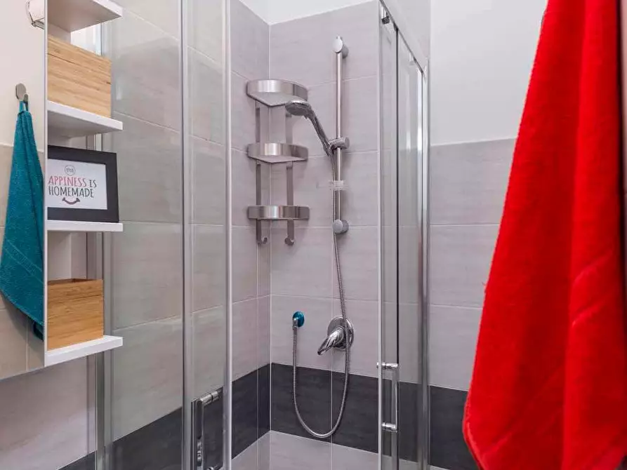 Immagine 54 di Camera in affitto  in Via Giulio Tarra1 a Milano