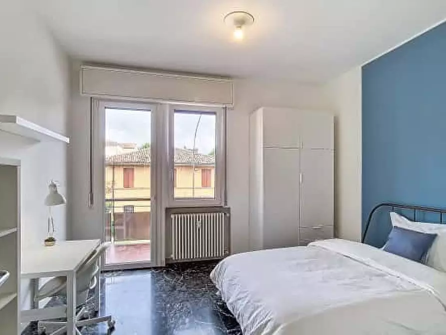 Immagine 2 di Camera in affitto  in Viale Roma60 a Forli'