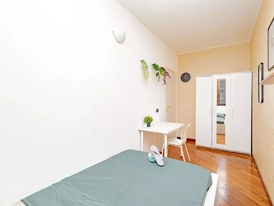 Immagine 2 di Camera in affitto  in Via Francesco Caracciolo77 a Milano