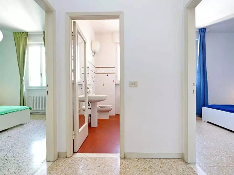 Immagine 9 di Camera in affitto  in Via Vincenzo Bellini56 a Firenze