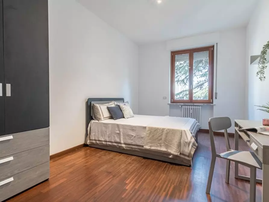 Immagine 2 di Camera in affitto  in Via Luciano Zuccoli19 a Milano