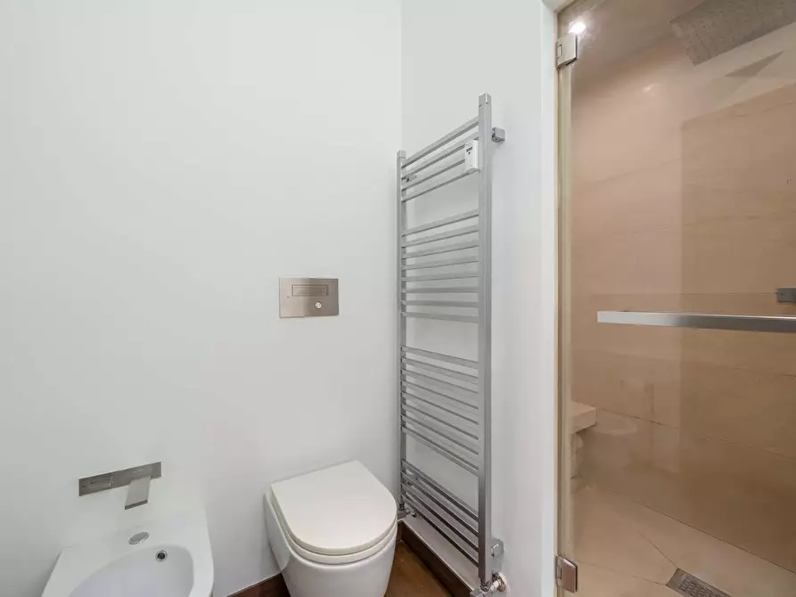 Immagine 35 di Appartamento in affitto  in Via Borgonuovo4 a Milano