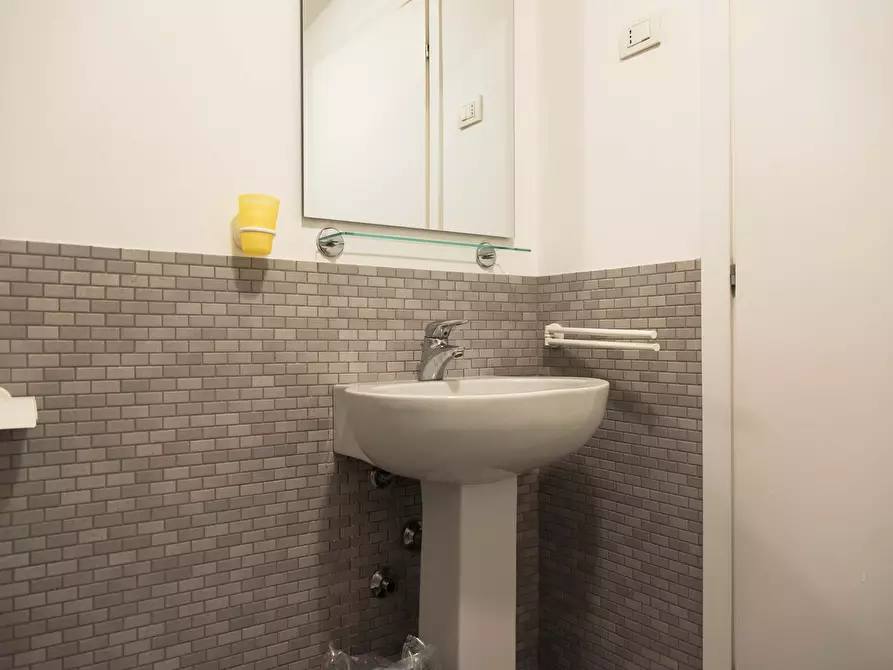 Immagine 5 di Appartamento in affitto  in Via Vigevano a Milano