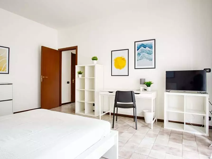 Immagine 4 di Camera in affitto  in Via Ronchi24 a Milano