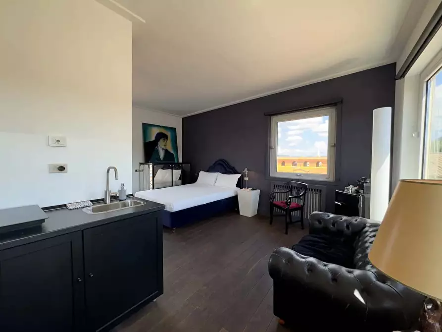 Immagine 19 di Appartamento in affitto  in Via Mario de' Fiori42 a Roma