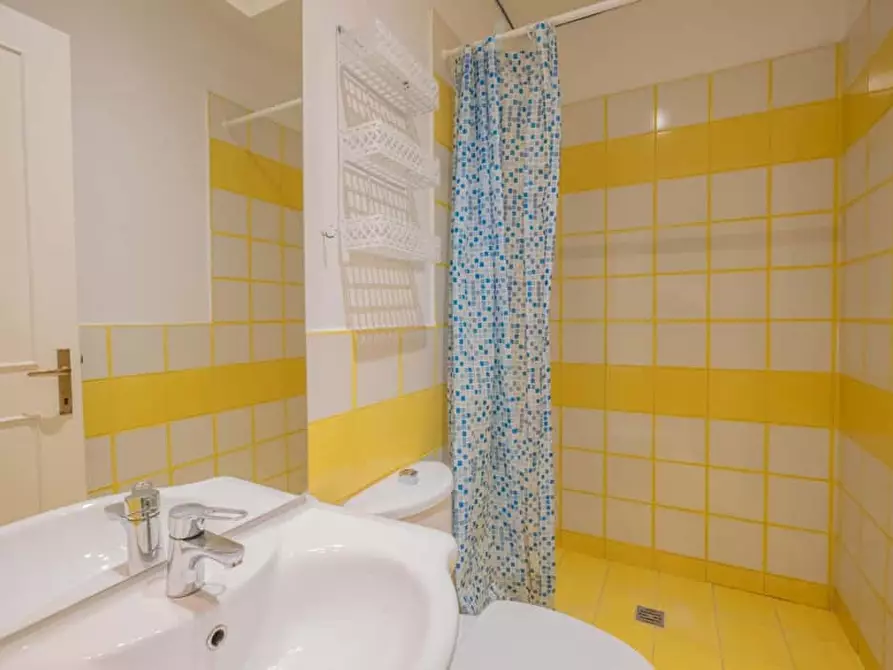 Immagine 6 di Camera in affitto  in Viale Regina Margherita199 a Roma