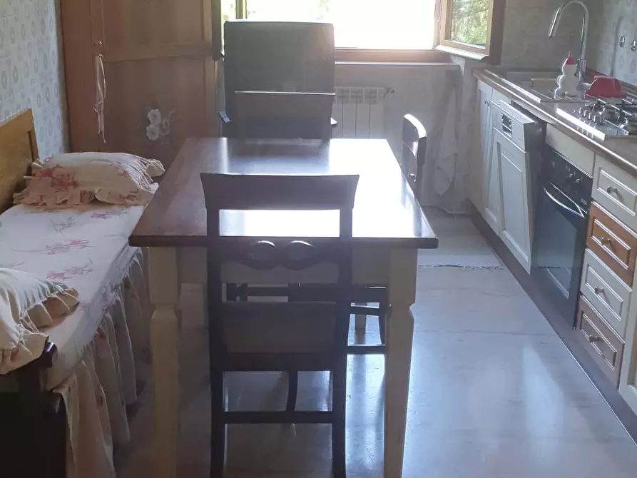 Immagine 4 di Camera in affitto  in Via Lina Pagliughi17 a Albareto