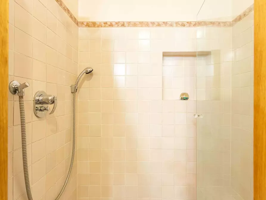 Immagine 15 di Appartamento in affitto  in Costa Scarpuccia1 a Firenze