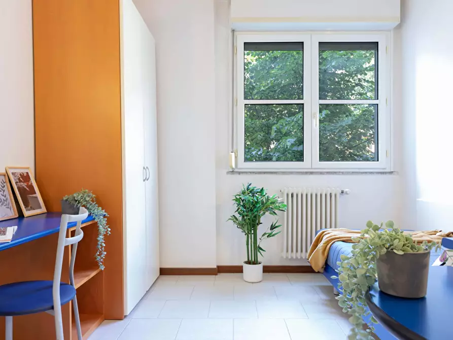 Immagine 6 di Camera in affitto  in Via Pannilani17 a Como