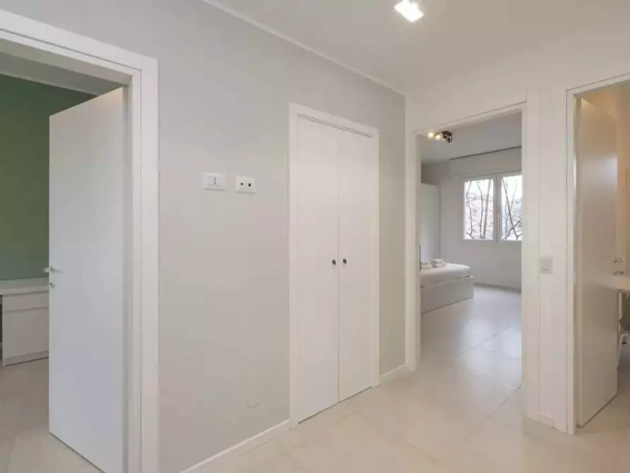 Immagine 6 di Appartamento in affitto  in Via Lodovico Il Moro114 a Milano