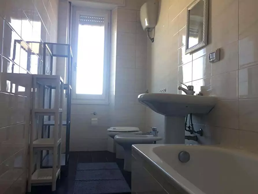 Immagine 7 di Camera in affitto  in Via Ingurtosu9 a Cagliari