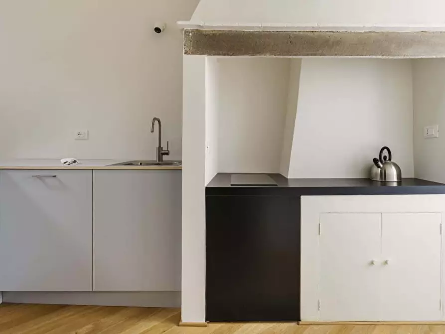 Immagine 13 di Appartamento in affitto  in Via del Porcellana33 a Firenze
