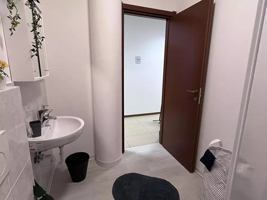 Immagine 6 di Camera in affitto  in Via del Brennero136 a Trento