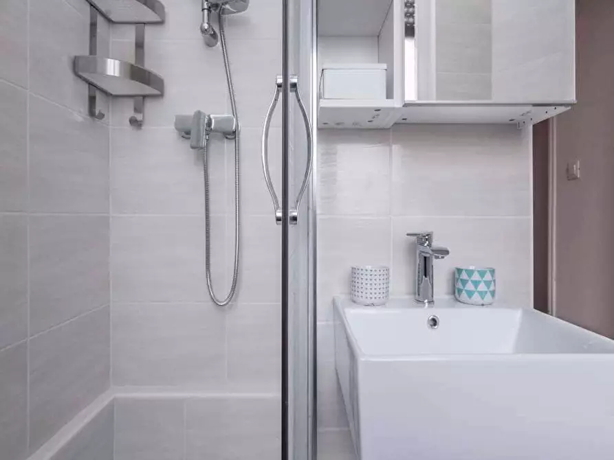 Immagine 27 di Camera in affitto  in Via Salvatore Barzilai14 a Milano