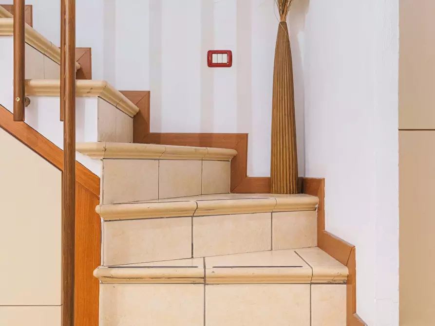 Immagine 27 di Appartamento in affitto  in Via Coluccio Salutati a Milano