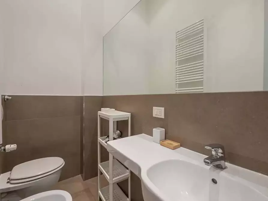 Immagine 18 di Appartamento in affitto  in Via Macedonio Melloni40 a Milano