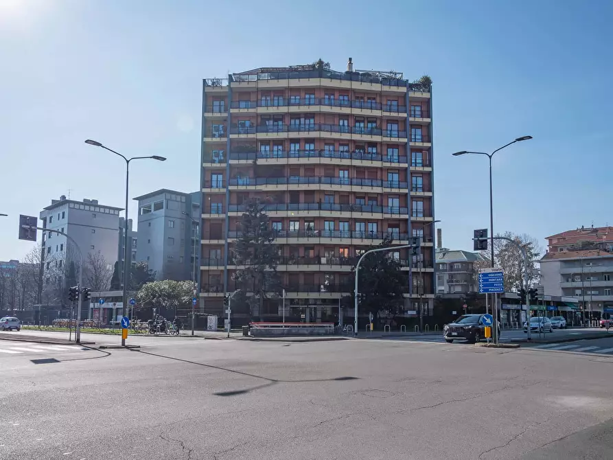 Immagine 34 di Appartamento in affitto  in Viale Legioni Romane55 a Milano