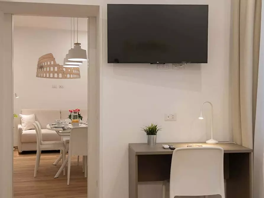 Immagine 47 di Appartamento in affitto  in Via Angelo Poliziano61 a Roma