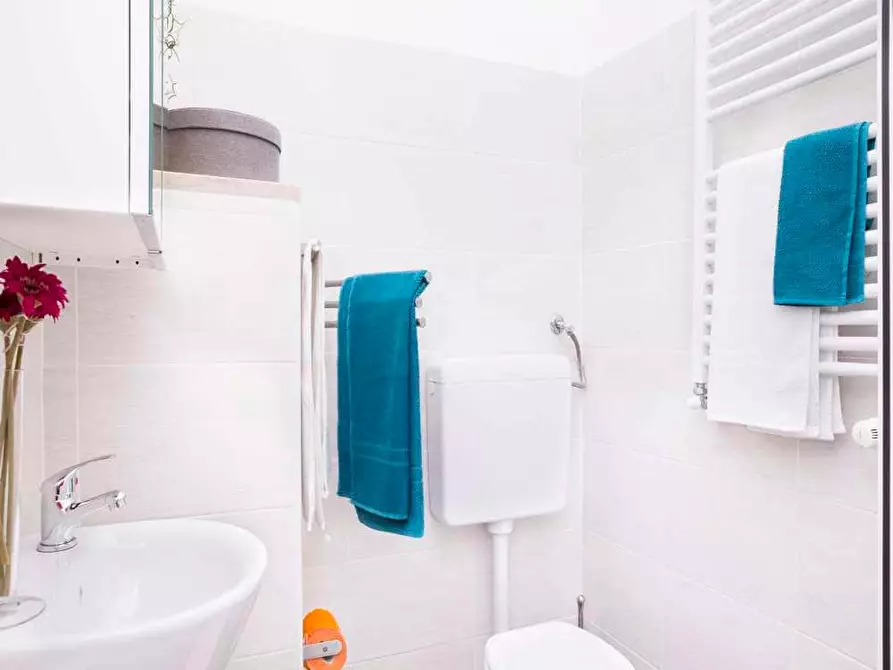 Immagine 13 di Camera in affitto  in Via Legnone15 a Milano